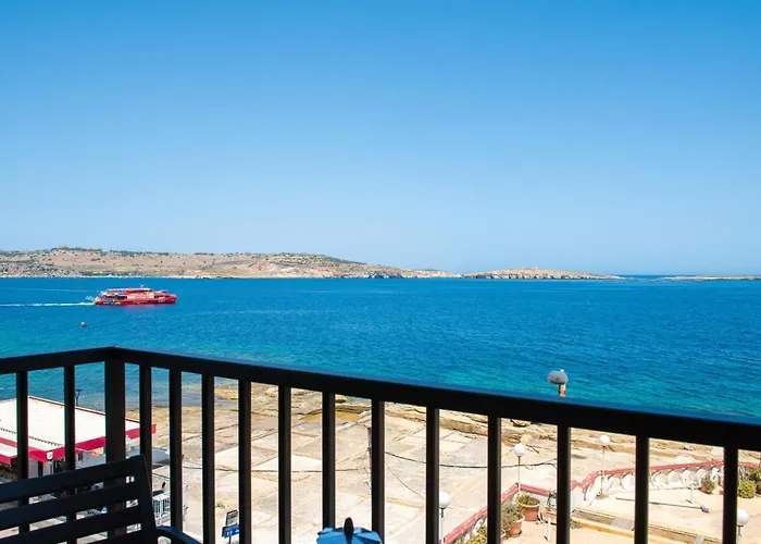 Islet Promenade Seafront Family Apartment With 2 Balconies By Getawaysmalta