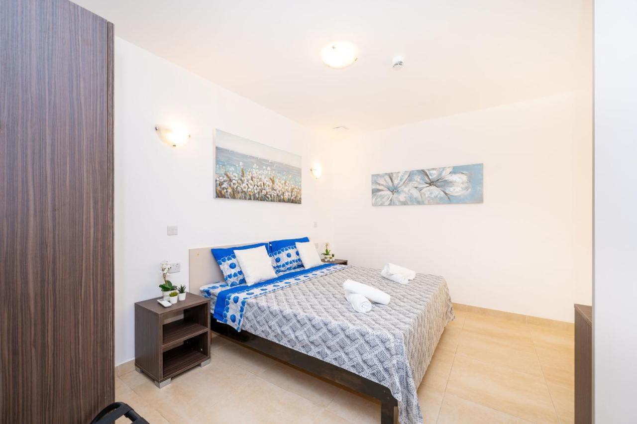 Islet Promenade Seafront Family With 2 Balconies By Getawaysmalta 公寓