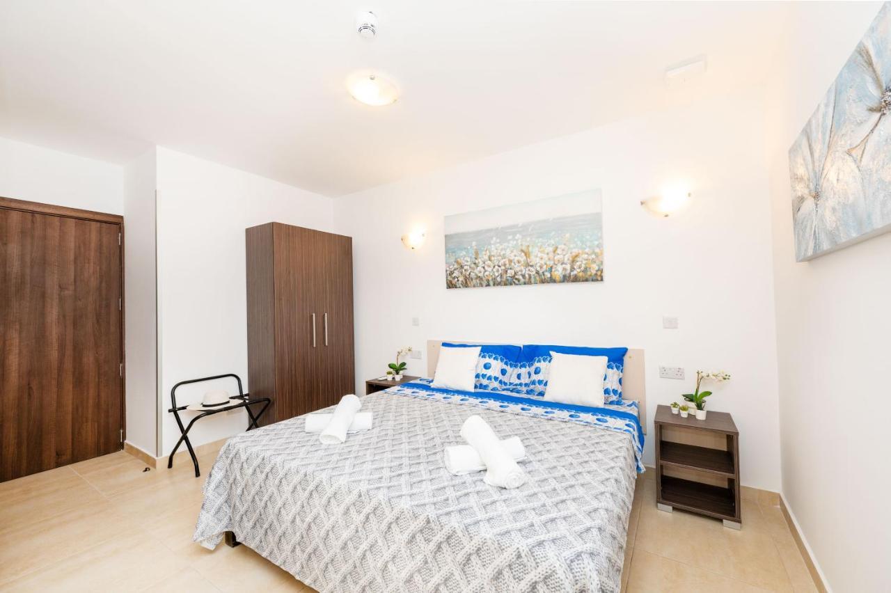 Islet Promenade Seafront Family With 2 Balconies By Getawaysmalta San Pawl il-Baħar