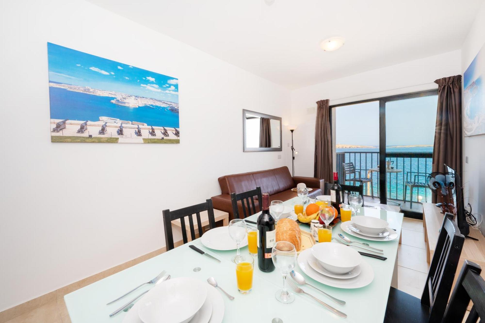 Islet Promenade Seafront Family With 2 Balconies By Getawaysmalta San Pawl il-Baħar