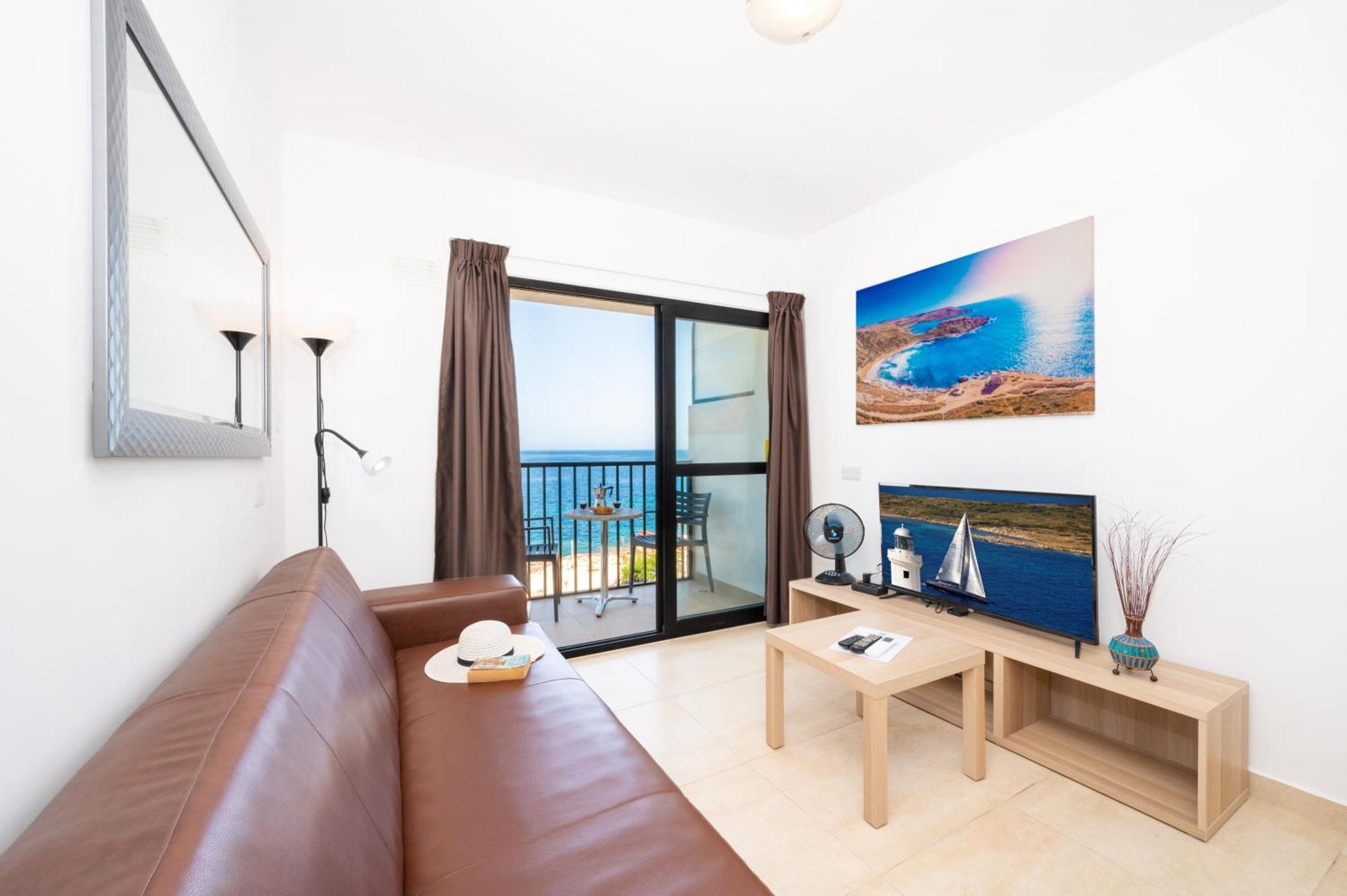 公寓 Islet Promenade Seafront Family With 2 Balconies By Getawaysmalta